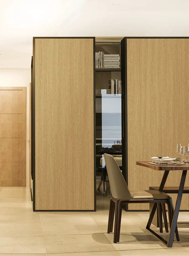 Comedor con closet en madera
