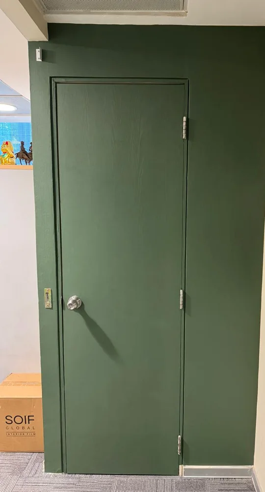 Puerta y muro de acceso con Verde Claro SG/SF 1153